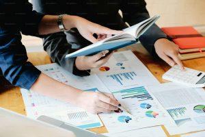 What is an Annual Report, and 4 Things that an Investor Should Look for in an Annual Report