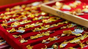 Akshaya Tritiya 2025 Gold Rate: Prices Slip Amid Trade Calm, Demand Holds Steady