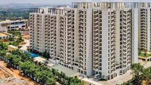 Oberoi Realty Share Price Falls 4% After Q1 FY26 Earnings Miss Expectations