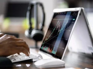 Nifty Bank Faces Directional Deadlock; Traders Await Breakout from Sideways Grind