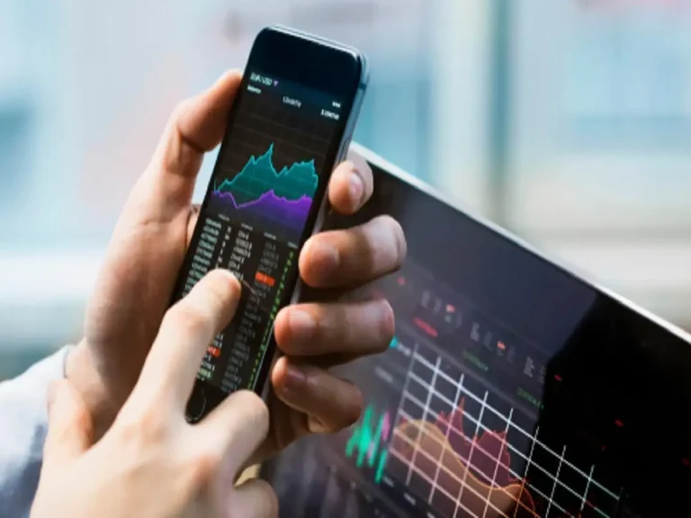 Nifty Holds Steady at 24,868, Resistance at 25,000 Keeps Direction Elusive