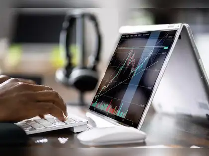 Bulls Tighten Grip on Nifty; Resistance at 25,500 Holds the Key