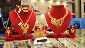Gold Rate Today: MCX Gold Price Slips Toward ₹1.21 Lakh as Dollar Strengthens