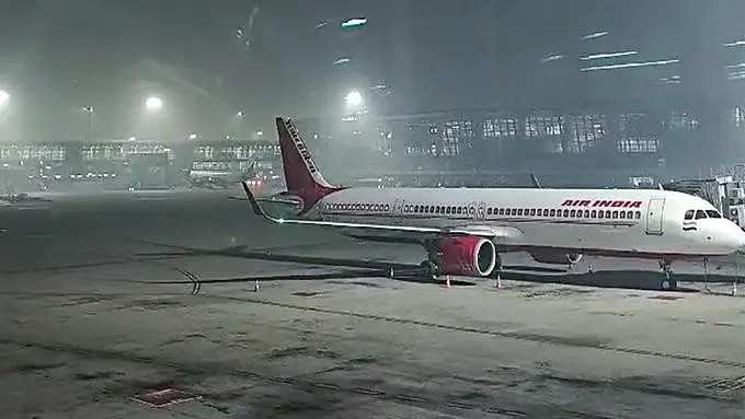 Delhi Flight Status Today: Fog Disrupts Air India and IndiGo Operations at IGI Airport