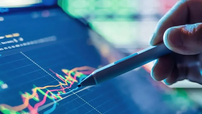 Nifty Ends Derivative Series on Weak Note; 25,000 Emerges as Crucial Make-or-Break Zone