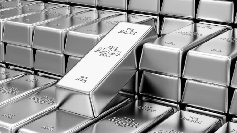 Silver Rate Today: MCX Silver Surges 4% to ₹2.62 Lakh as Global Tensions Push Safe-Haven Demand