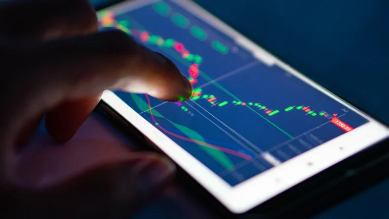 Blue Cloud Softech Solutions Share Price Jumps 6% Today | Stock Market Today Reacts to AI Data Centre & ISP Licence Update
