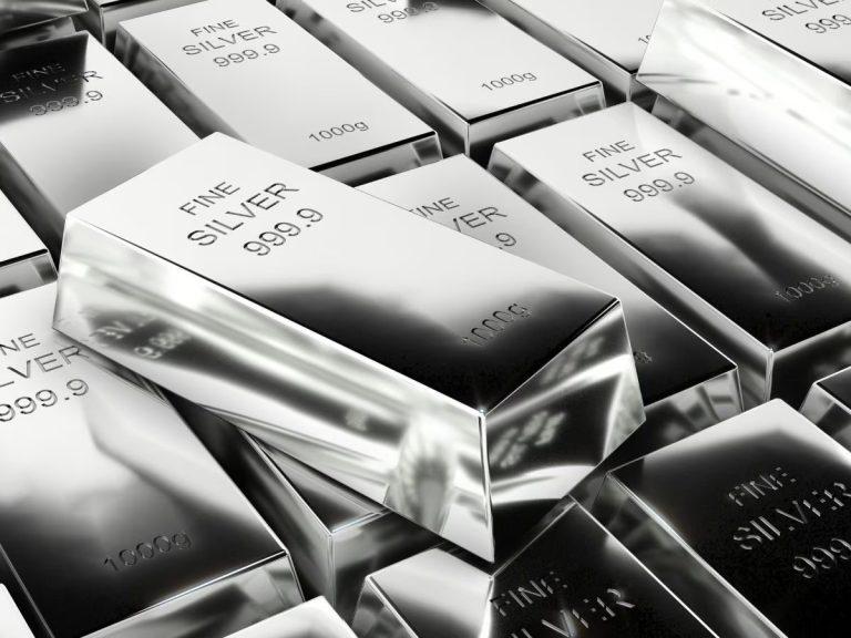 Silver Prices Crash 10%: Silver ETFs Sink Up to 7%, Metal Stocks Under Pressure