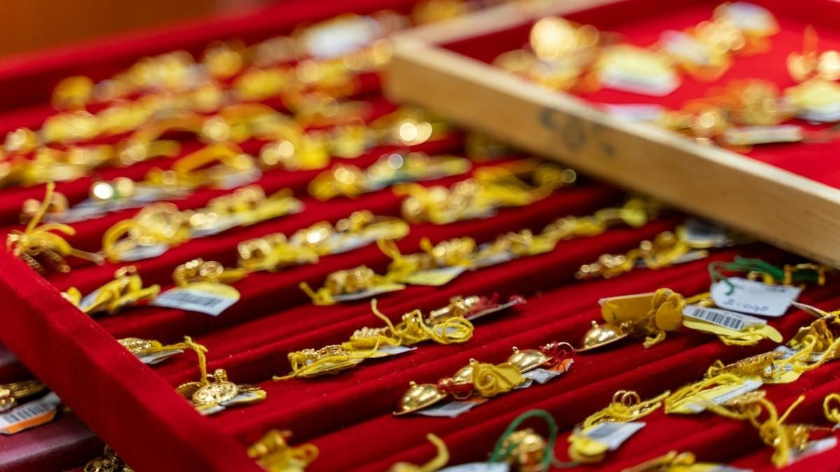 Akshaya Tritiya 2025 Gold Rate: Prices Slip Amid Trade Calm, Demand Holds Steady