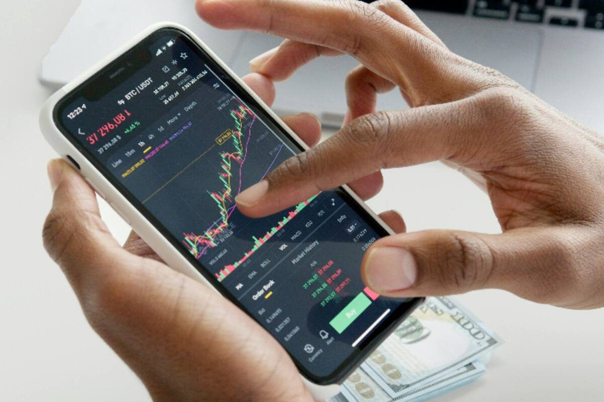 Hi-Tech Pipes Share Price Surges Over 6% Despite Market Weakness