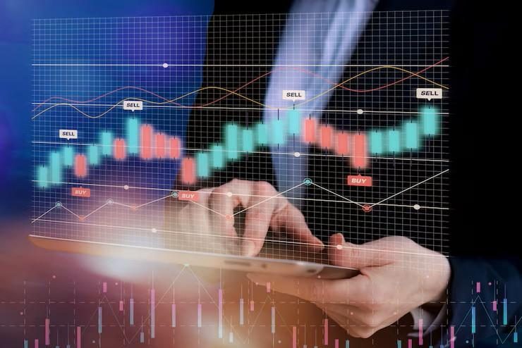 LIC Share Price Surges 8% After Q4 Results and Dividend Announcement