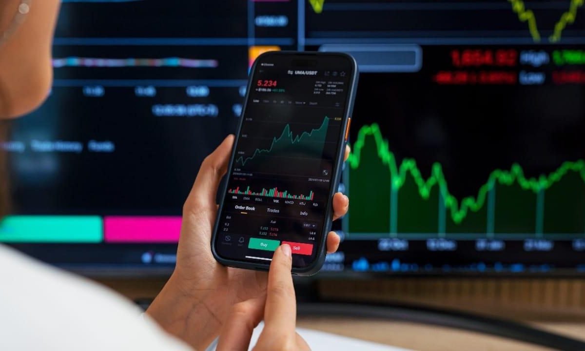 Oil Price Surge Hits Crude-Sensitive Stocks: HPCL, BPCL, IOC Drop; ONGC, Oil India Gain