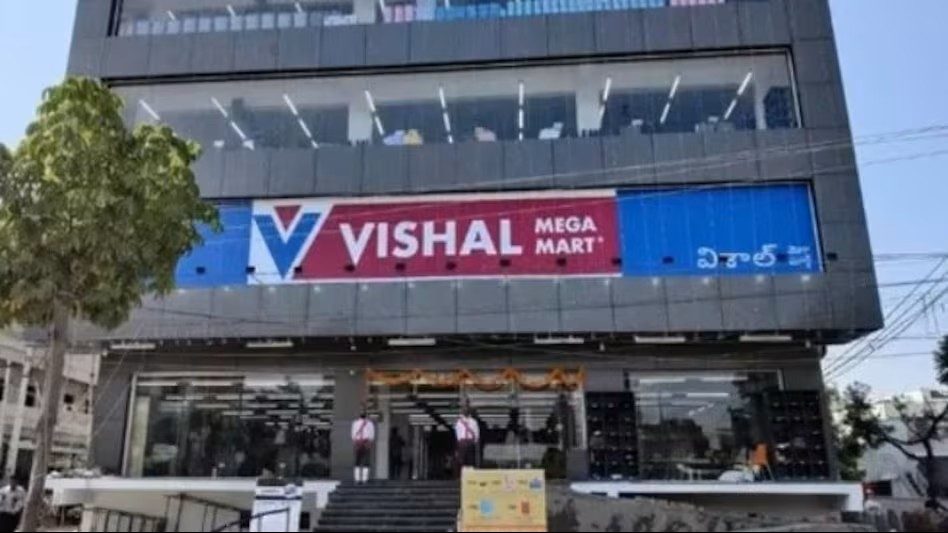 Vishal Mega Mart Share Price Jumps 3% Ahead of Q1 Results; IRCTC and Muthoot Finance See Volatile Trades
