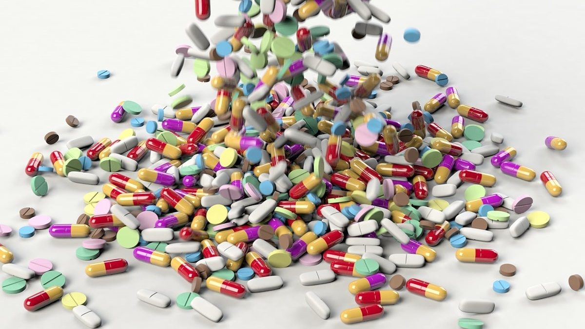 Pharma Stocks Fall Up to 3% as US Drug Price Cuts Shake Market
