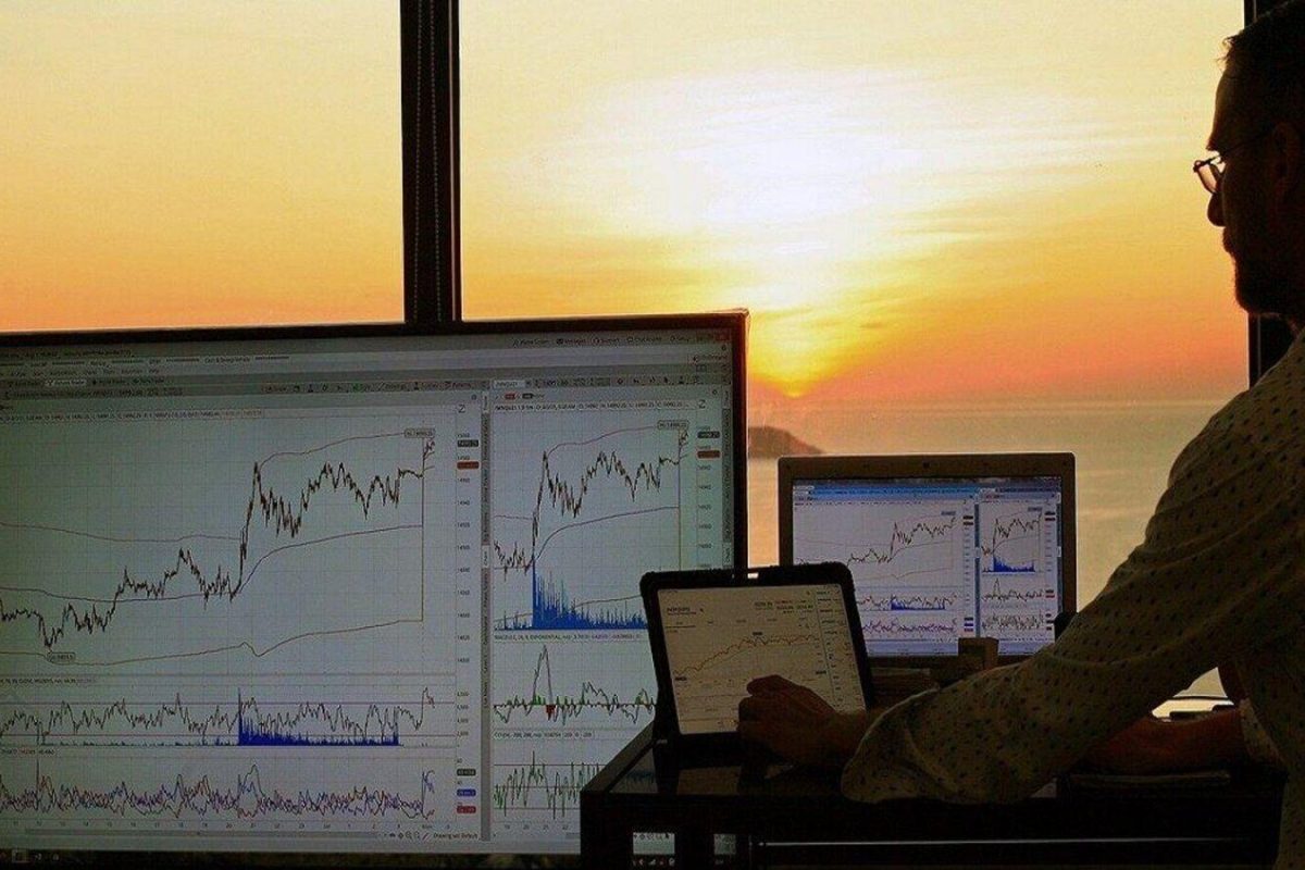 Nifty Pulls Back from the Peak; Momentum Turns Subdued