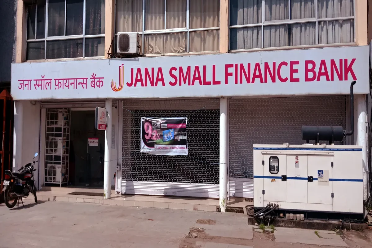 Jana Small Finance Bank Shares Slip After RBI Returns Universal Bank Application