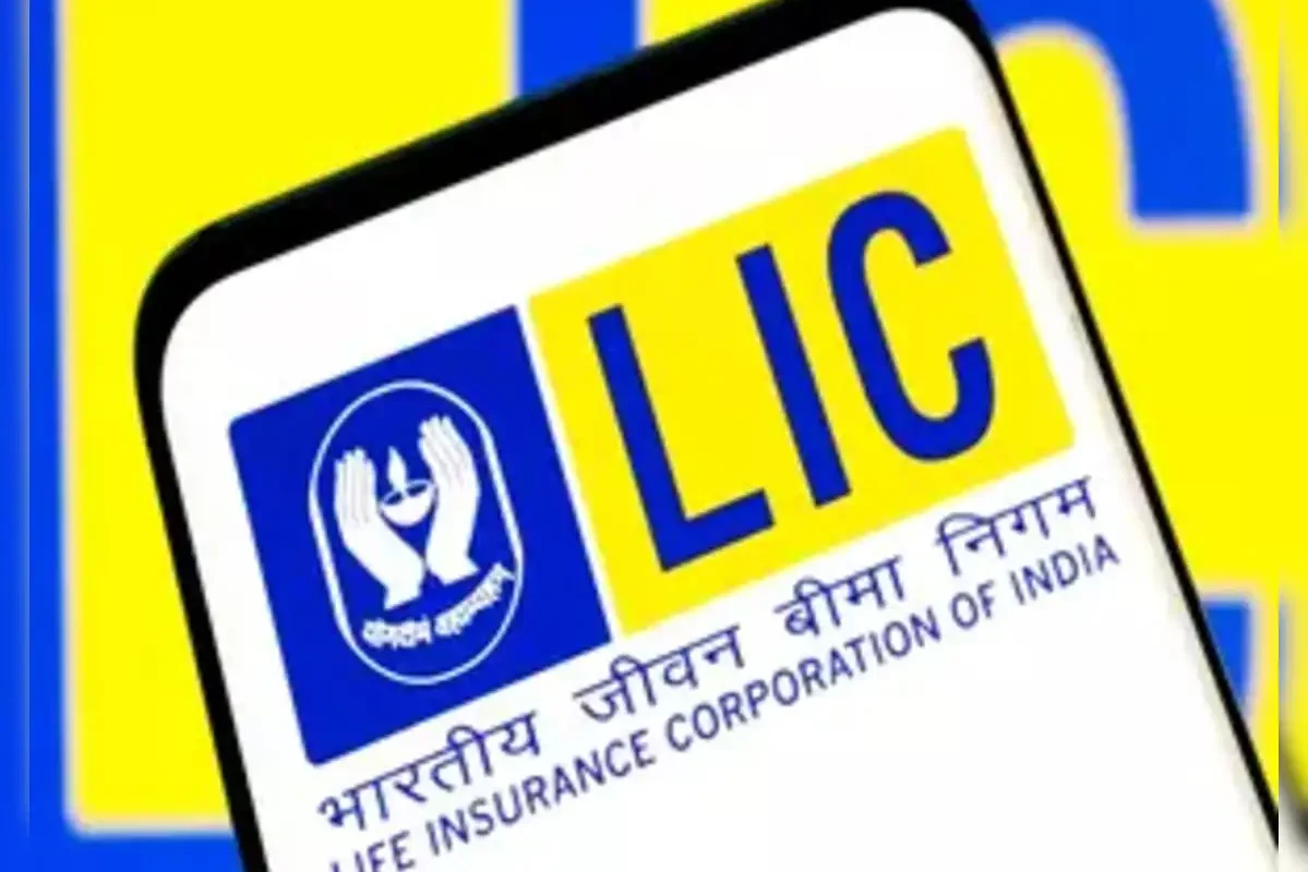 LIC Portfolio Rejig: Top Stocks Sold and Bought in Q2 FY26