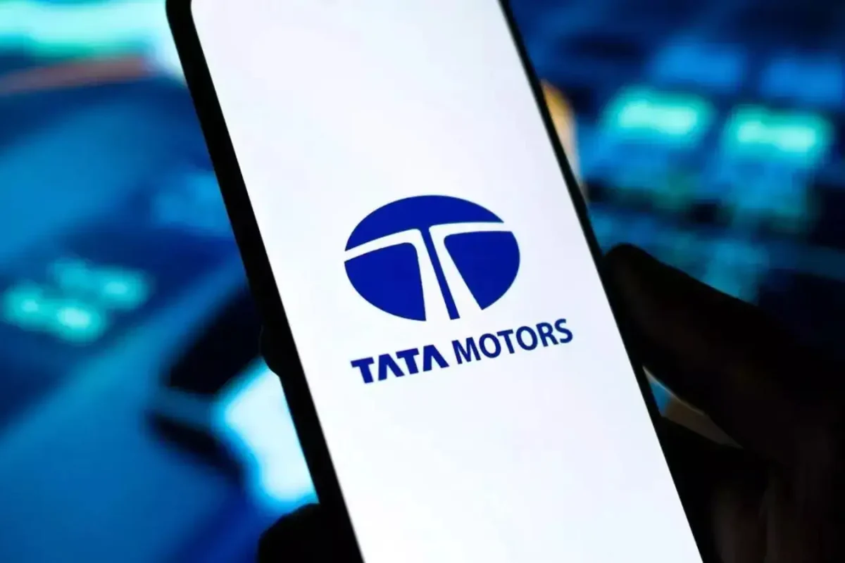 Tata Motors CV Share Price Dips After Q2 FY26 Results