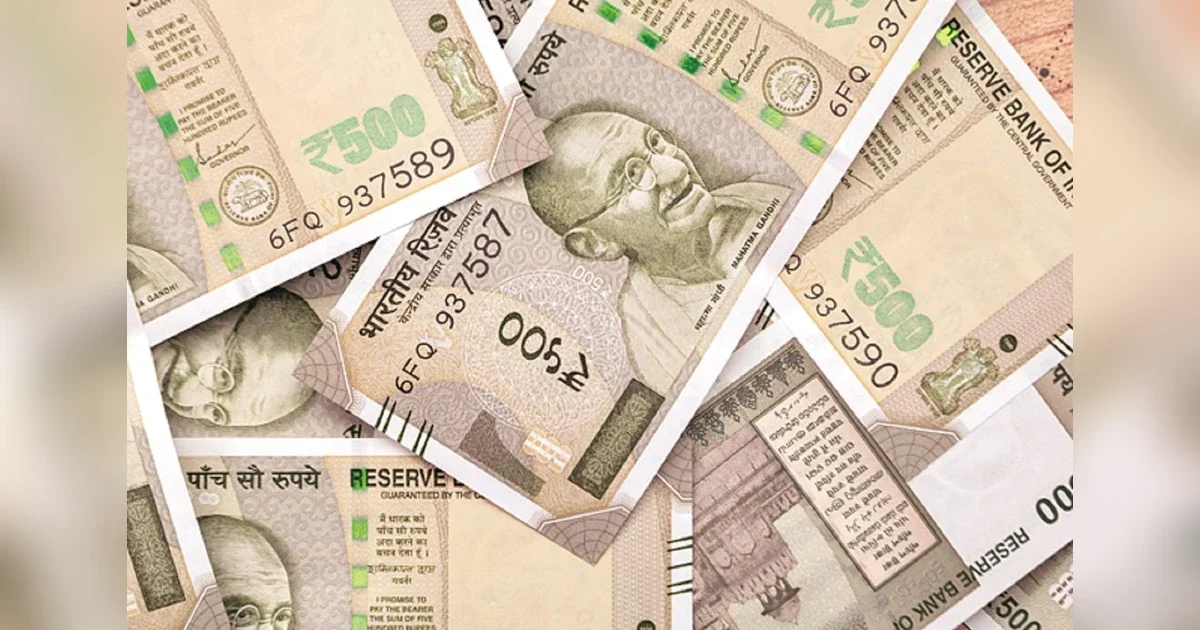 India Rupee Falls to Fresh Record Low Amid Strong US Dollar Demand