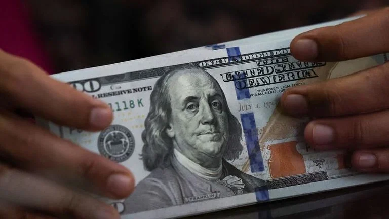 Global Currencies Fall as US Dollar Strengthens After US–Iran Conflict