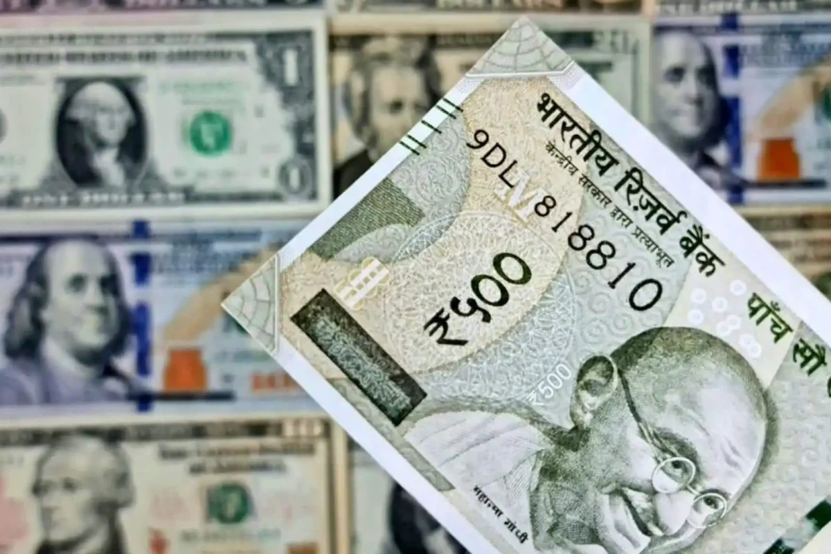 Indian Rupee Nears Record Low of 92 per Dollar as Oil Surge and Strong Dollar Pressure Currency